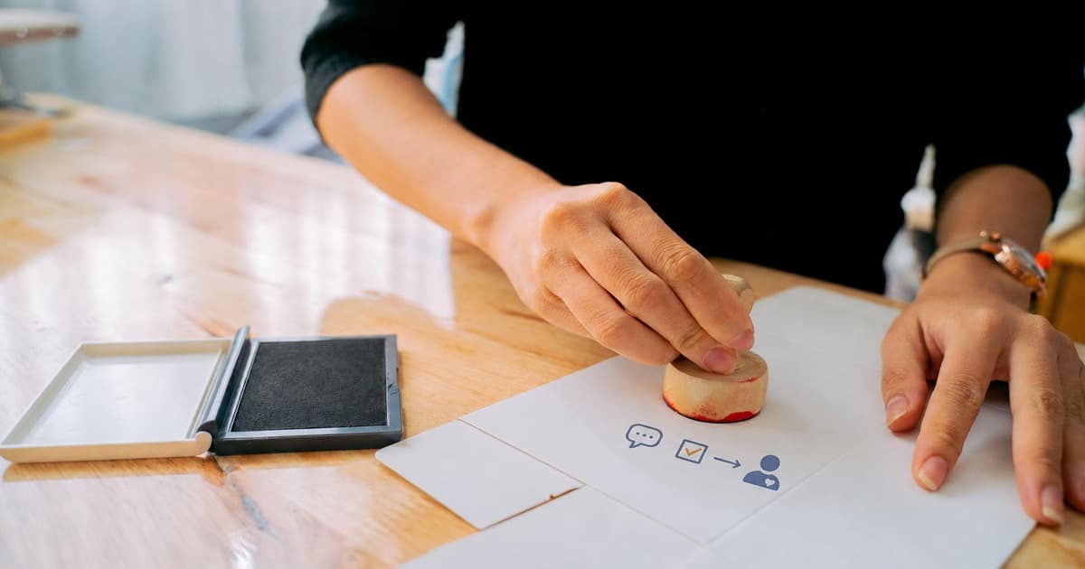 Financial Services Chatbot: Compliant Lead Capture