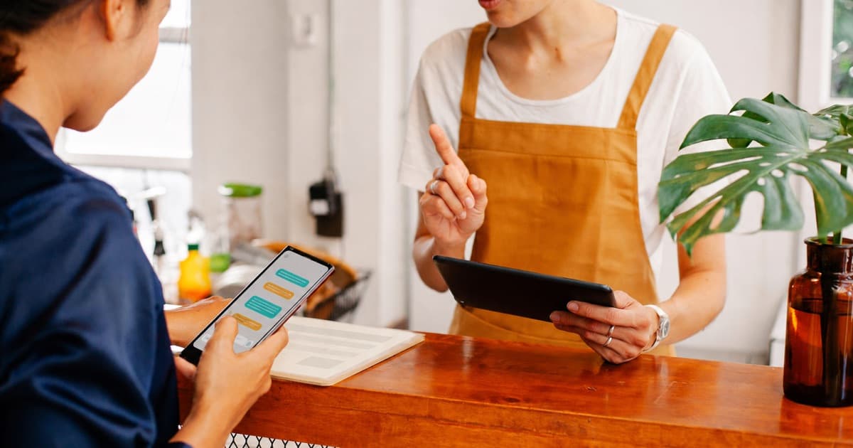 What Is Conversational Marketing? (Chatbot Guide)